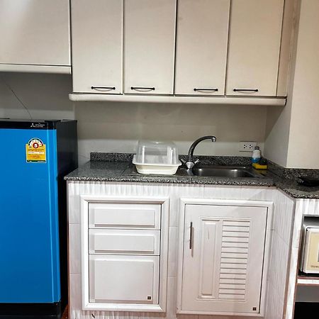 Appartamento Omni Tower Sukhumvit Soi 4 Direct Bangkok Esterno foto