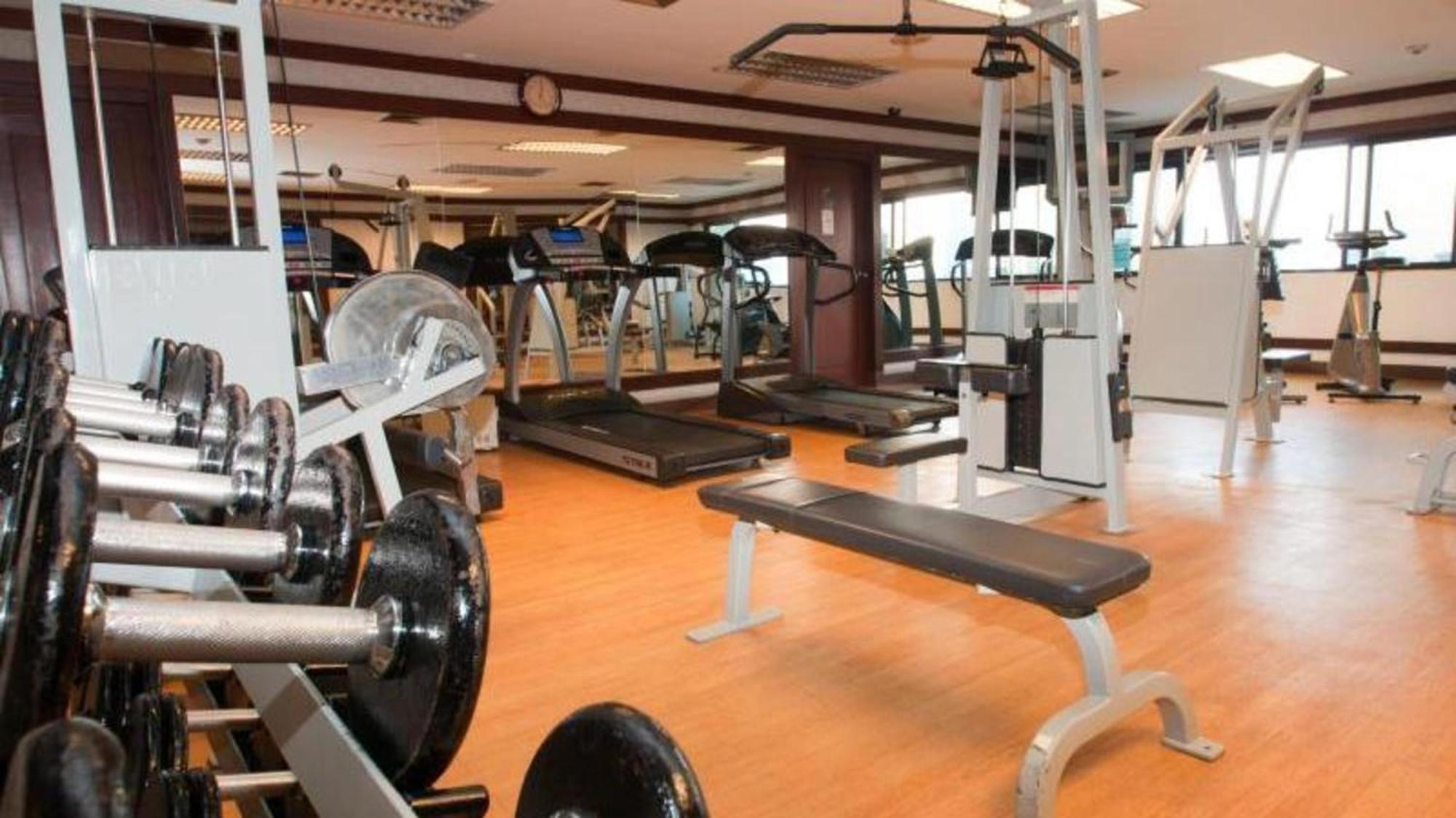 Appartamento Omni Tower Sukhumvit Soi 4 Direct Bangkok Esterno foto