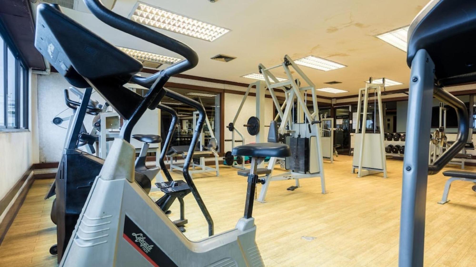 Appartamento Omni Tower Sukhumvit Soi 4 Direct Bangkok Esterno foto