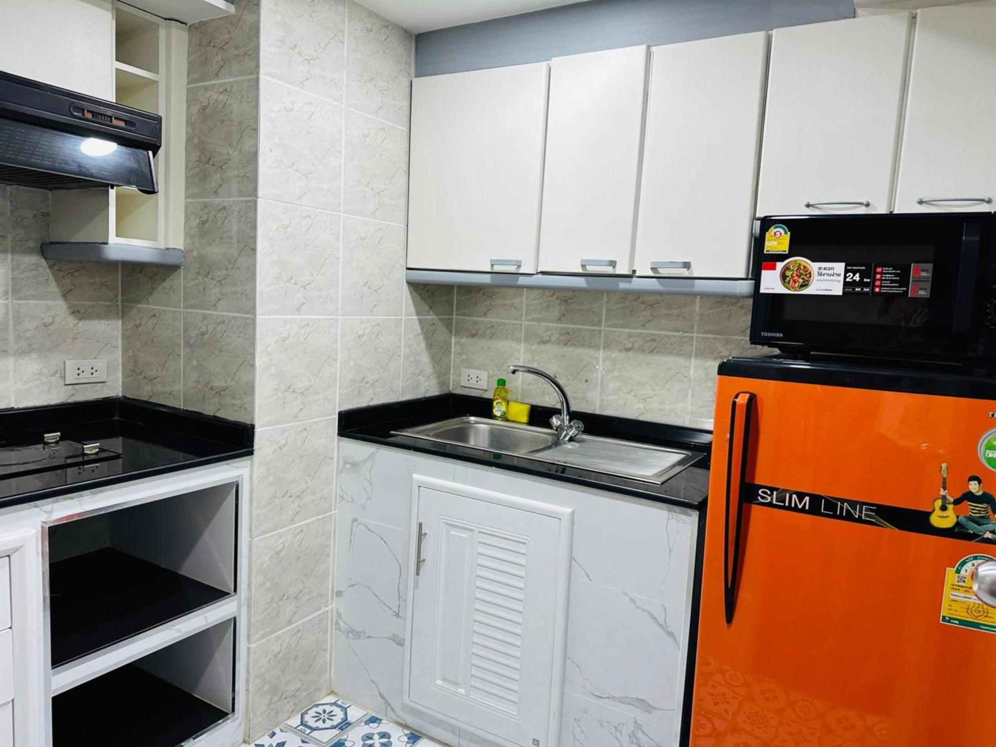 Appartamento Omni Tower Sukhumvit Soi 4 Direct Bangkok Esterno foto
