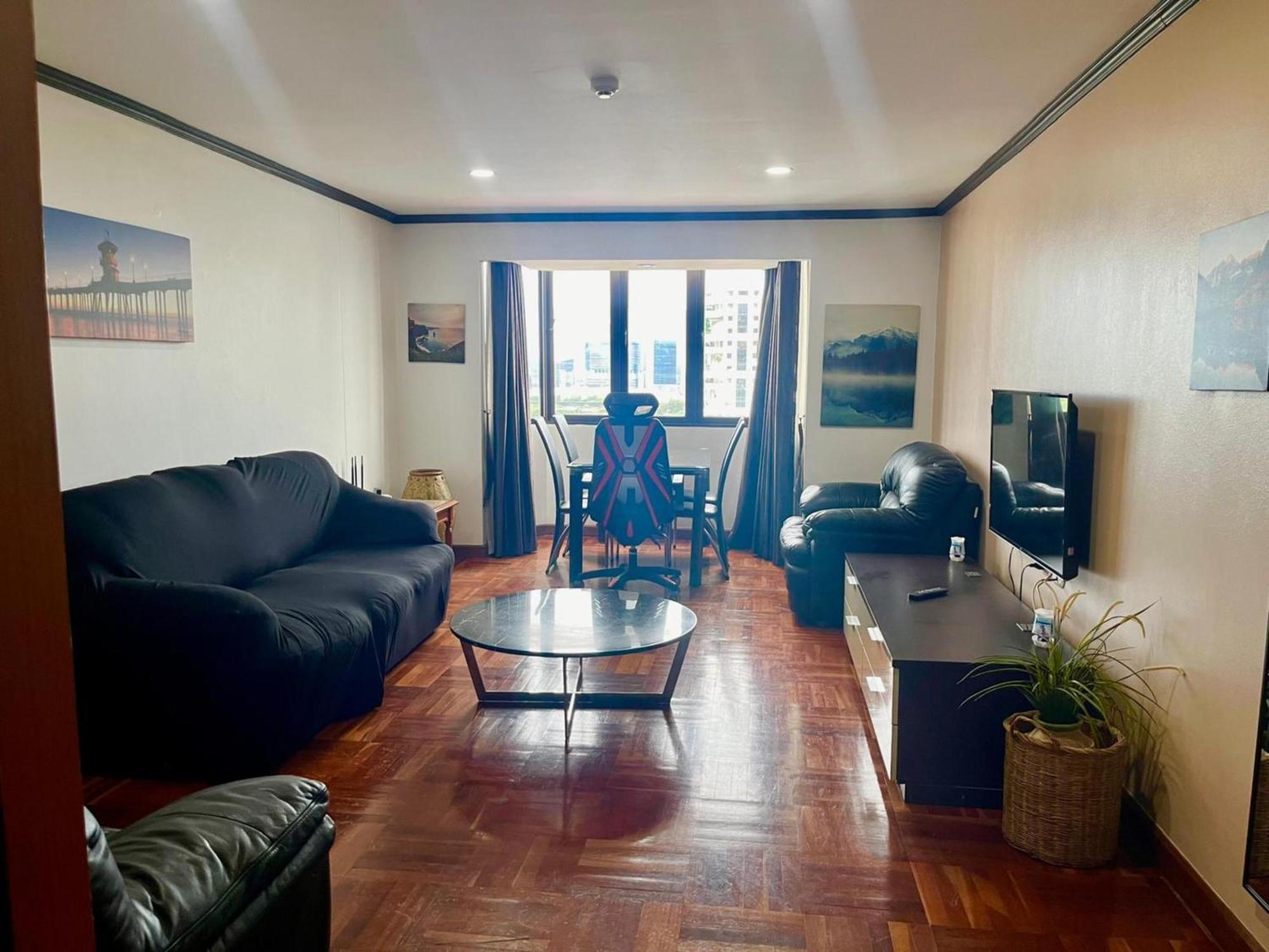 Appartamento Omni Tower Sukhumvit Soi 4 Direct Bangkok Esterno foto